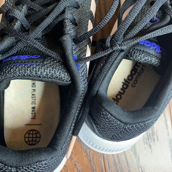 Adidas shoes - Picture 4 of 5